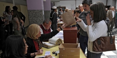 Gobierno argentino otorg dos das de asueto a uruguayos para votar