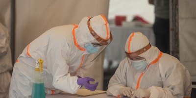 Expertos OMS visitan otro hospital de Wuhan que trat� primeros casos de covid