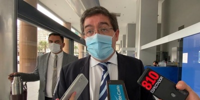 El presidente de ASSE, Leonardo Cipriani, dijo que es �un procedimiento normal� firmar un certificado de consentimiento de vacunaci�n