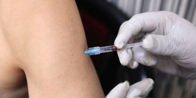 Mayor�a de europeos no aplicar� la vacuna AstraZeneca a los de m�s de 65 a�os