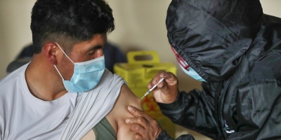 Tras una semana de vacunaci�n, la segunda ola de la covid no cede en Bolivia