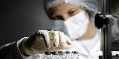 Observan que vacuna de Oxford es menos efectiva frente a variante surafricana