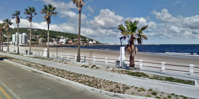 Un joven herido tras ceder una parte de la baranda en rambla de Piri�polis