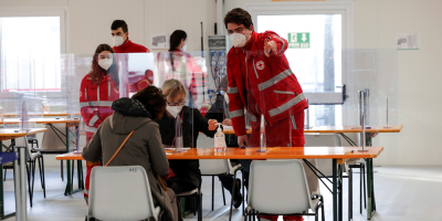 Abre centro de vacunas para 3.000 personas en aeropuerto romano de Fiumicino