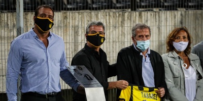 Pe�arol rinde homenaje al 'Maestro' Tab�rez