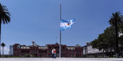 Presidente argentino lament� la muerte de Menem y decreta tres d�as de duelo