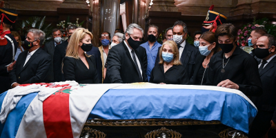 Contin�a en Argentina el velatorio del ex presidente Menem en el Congreso