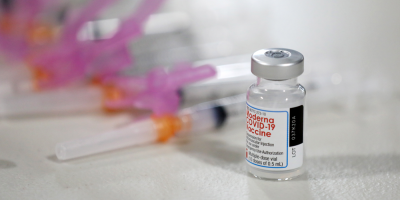 La Uni�n Europea recibir� 300 millones de dosis m�s de la vacuna de Moderna