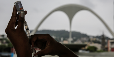 Falta de vacunas obliga a seis capitales de Brasil a suspender inmunizaci�n