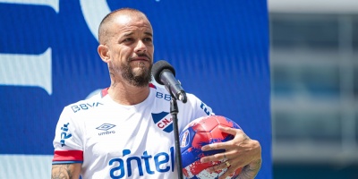 D'Alessandro llega a Nacional "con hambre de ganar" y no a retirarse