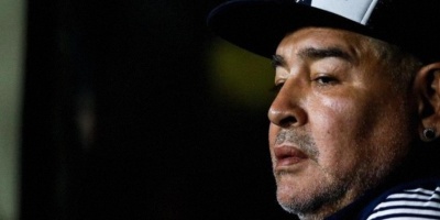 Justicia argentina revisa celulares de Maradona en causa por su muerte