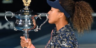 Osaka impone su ley ante la novata Brady para llevarse la final