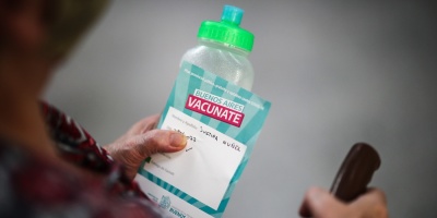 El esc�ndalo de la "vacunaci�n VIP" crece en Argentina y llega a la Justicia