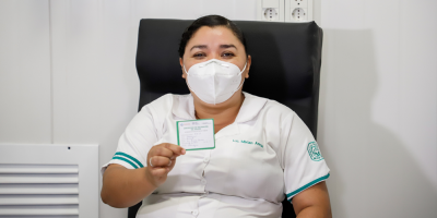 Una enfermera, primera persona en ser vacunada en Paraguay contra el covid