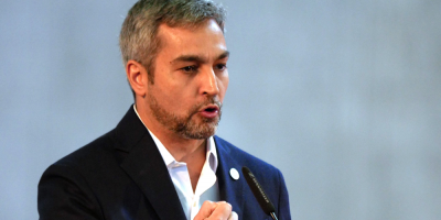 Abdo Ben�tez asiste al inicio de vacunaci�n en el norte de Paraguay