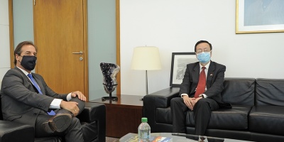 Lacalle Pou recibi� a embajador de China