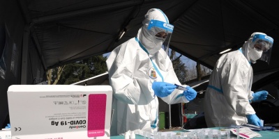 OMS atribuye a la "relajaci�n" el primer repunte global de casos en 7 semanas