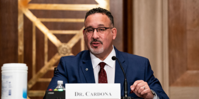 El Senado de EEUU confirma a un latino como secretario de Educaci�n de Biden