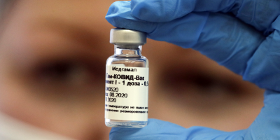 Bruselas asegura que "actualmente" no negocia con Rusia sobre su vacuna