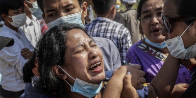 Ej�rcito dispara con munici�n real contra manifestantes en un nuevo d�a de protestas