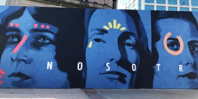 Inauguran mural en Teatro Sol�s que homenajea a mujeres destacadas de la cultura