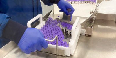 Arriba el primer lote de las dosis de la vacuna Pfizer