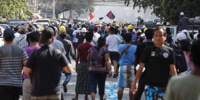 Al menos 10 muertos por la represi�n policial durante protestas en Birmania