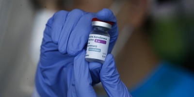 Dinamarca suspende vacunaci�n con AstraZeneca por posibles efectos de trombos