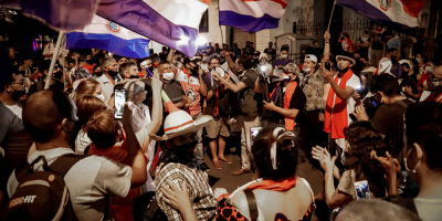 Peque�os grupos de manifestantes mantienen las protestas contra Abdo Ben�tez