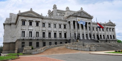 El Poder Legislativo pretende retomar la actividad en ambas c�maras solo con los legisladores y con los funcionarios esenciales