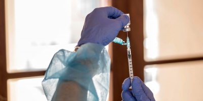 Descartan que profesora espa�ola muriera por vacuna de AstraZeneca