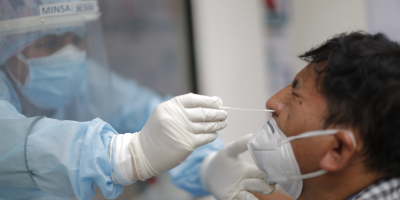 La variante brasile�a causa el 39,7 % de los nuevos casos de covid-19 en Lima
