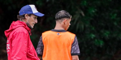 Forl�n busca "plasmar ideas" a un Atenas que se entren� bajo un diluvio oto�al