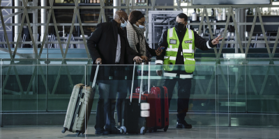 Francia refuerza controles en estaciones, aeropuertos y carreteras