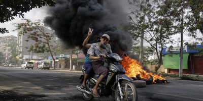 Decenas de muertos en las protestas contra la junta militar birmana