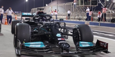 Hamilton se impone a Verstappen en el Gran Premio de Bar�in