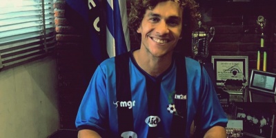 Sebasti�n 'Papelito' Fern�ndez firma con Liverpool