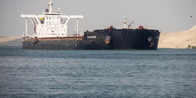 Canal de Suez recupera ritmo de navegaci�n al pasar todos los buques anclados