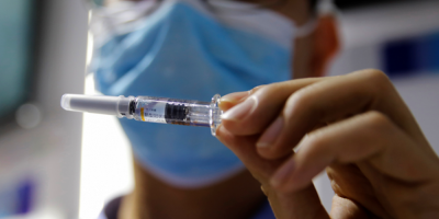 Ucrania firma acuerdo con Pfizer para el suministro de 10 millones de vacunas