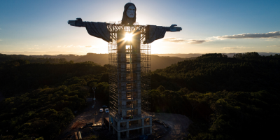 Un imponente Cristo de 43 metros de altura crece en el sur de Brasil