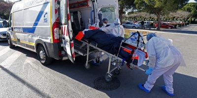 Francia supera la barrera de los 100.000 muertos por el coronavirus