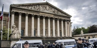 Francia endurece la ley de violencia sexual contra los menores de edad