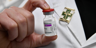 Francia ve "muy probable" que no se renueven contratos con AstraZeneca y J&J