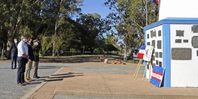 Lacalle Pou rindi� homenaje a los Treinta y Tres Orientales en playa de la Agraciada