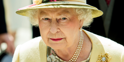 Isabel II se siente "conmovida" por el apoyo en un momento de "gran tristeza"