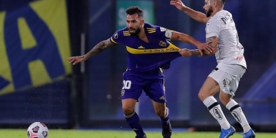 Boca vence al Santos gracias a un inoxidable Tevez y al colombiano Villa