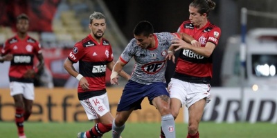 De Arrascaeta y 'Gabigol' mantienen al Flamengo l�der 