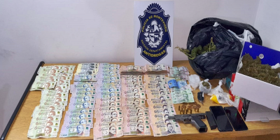 Incautaron drogas, dinero y un arma durante control vehicular en Melilla