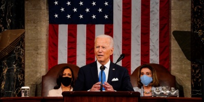 Biden: es hora de que las grandes empresas y los ricos paguen de forma justa