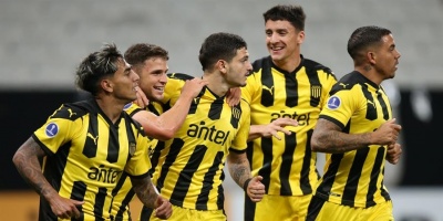 Pe�arol se consolida en la cima del Grupo E tras derrotar al Corinthians